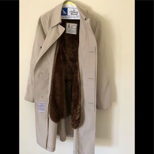 London Fog vintage trench jacket size 40 short